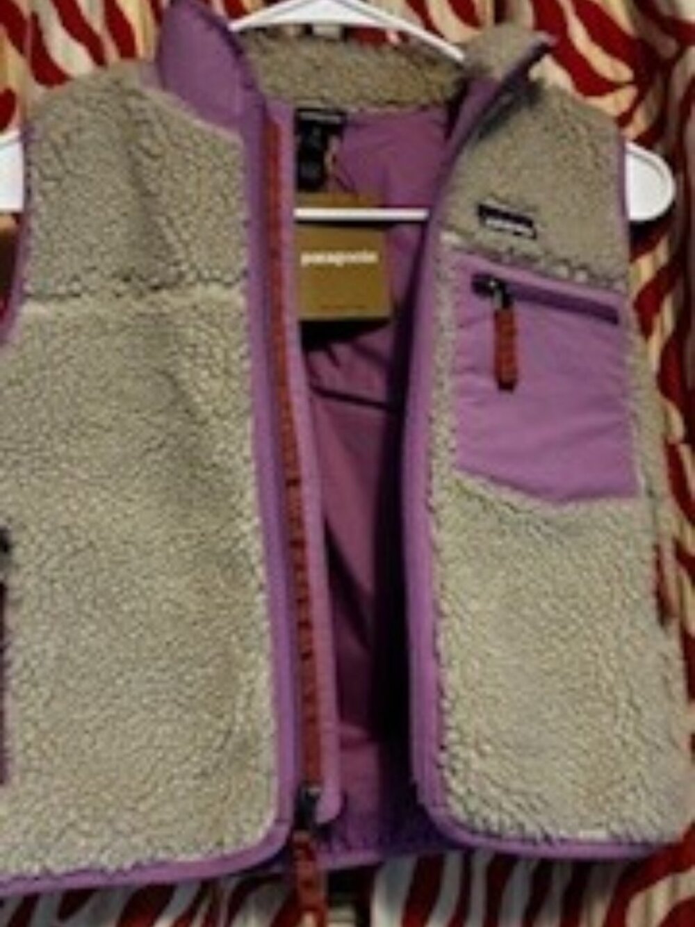 Patagpnia Retro X Fleece Childs Vest, Beige & bright purple lining, Size XS - Picture 3 of 7